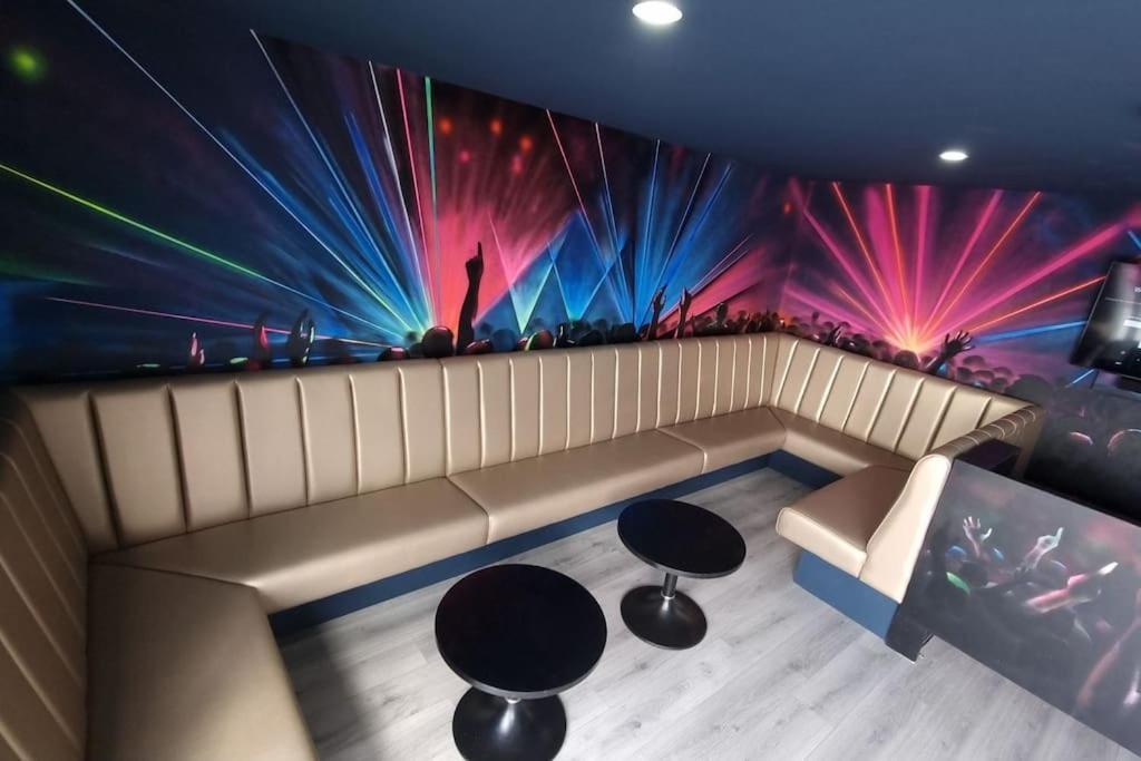 Penthouse Apartment, Sleeps 21 With Terrace Liverpool Exterior photo