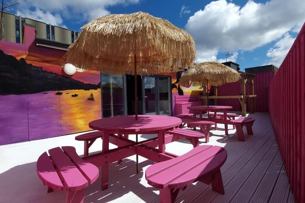 Penthouse Apartment, Sleeps 21 With Terrace Liverpool Exterior photo